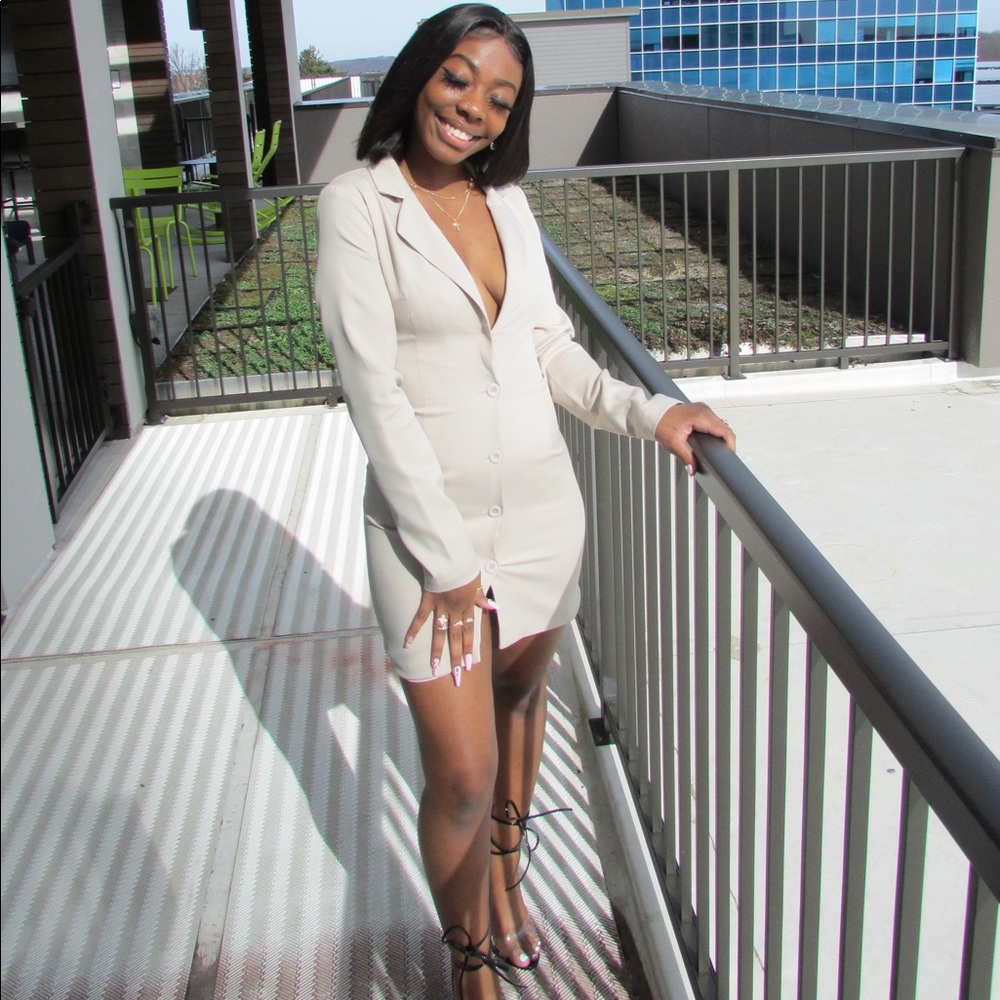 PRETTYLITTLETHING Beige Blazer Dress